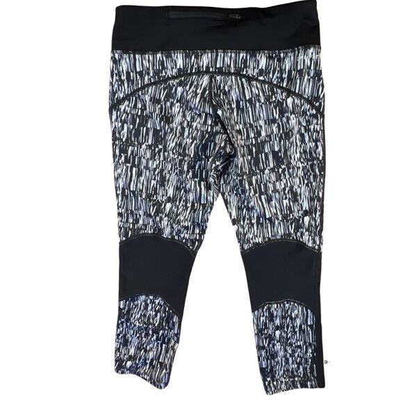 Nike Dri FIT Capri Leggings Small Athletic Abstract Print Yoga Workout Pants - Picture 4 of 14